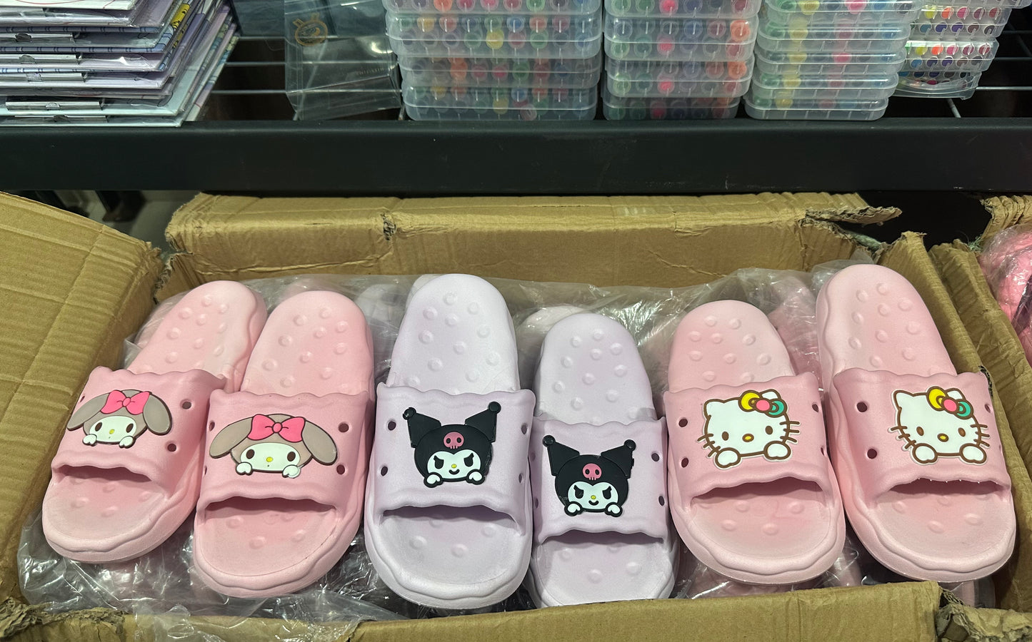 SANDALIAS SANRIO (Tallas 22/25) Se manda talla y modelo disponible
